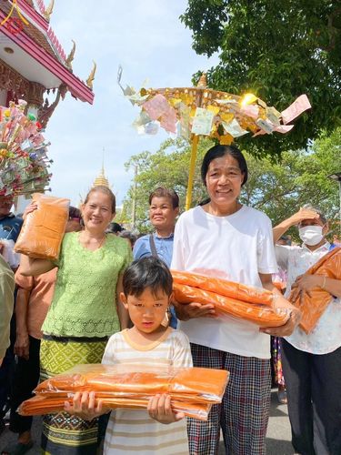 ภาพ No.170889:พิธีทอดกฐิน ณ วัดสระสี่เหลี่ยม ต.ดอนรวก อ.ดอนตูม จ.นครปฐม ในโครงการกฐินสามัคคีทั่วไทย 30,000 วัด บูชาธรรม 80 ปี หลวงพ่อธัมมชโย โดยคณะศิษยานุศิษย์วัดพระธรรมกาย วันที่ 27 ตุลาคม พ.ศ. 2567