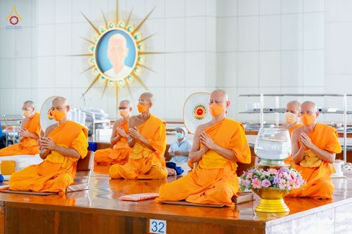 ภาพ No.81060:พิธีบุพเปตพลี ครั้งที่ 135 ร่วมอุทิศบุญแด่หมู่ญาติที่ล่วงลับไปแล้ว และสืบทอดอายุพระพุทธศาสนา วันศุกร์ที่ 19 พฤษภาคม พ.ศ. 2566 (วันพระ แรม 15 ค่ำ เดือน 6) ณ หอฉันคุณยายอาจารย์ วัดพระธรรมกาย