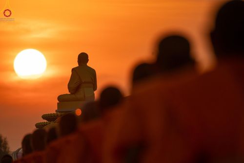 ภาพ No.198570:พระธรรมยาตราปฏิบัติธรรม และถ่ายภาพหมู่ประวัติศาสตร์ ณ อนุสรณ์สถานบางปลา วัดบางปลา อำเภอบางเลน จังหวัดนครปฐม ในโครงการธรรมยาตรา กตัญญูบูชา มหาปูชนียาจารย์ พระมงคลเทพมุนี(สด จนฺทสโร) พระผู้ปราบมาร อนุสรณ์สถาน 7 แห่ง ปีที่ 13 วันที่ 20 มกราคม พ.ศ. 2568