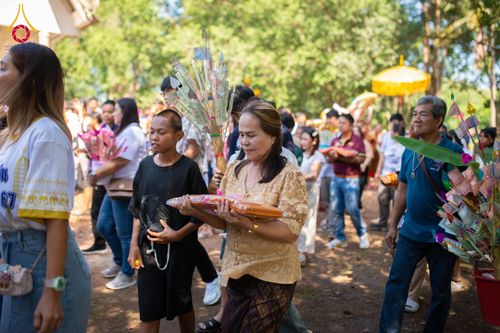 ภาพ No.177298:พิธีทอดกฐิน ณ วัดประชานิมิตร ต.คลองตะเกรา อ.ท่าตะเกียบ จ.ฉะเชิงเทรา ในโครงการทอดกฐินสามัคคีทั่วไทย 30,000 วัด บูชาธรรม 80 ปี หลวงพ่อธัมมชโย โดยคณะศิษยานุศิษย์วัดพระธรรมกาย วันที่ 2 พฤศจิกายน พ.ศ. 2567