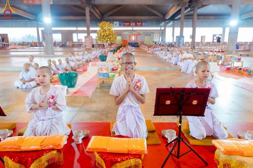 ภาพ No.214556:วันศุกร์ที่ 4 เมษายน พ.ศ.2568 นาคธรรมทายาทตักบาตรพระพี่เลี้ยง ในโครงการบรรพชาสามเณร ฟื้นฟูพระพุทธศาสนาทั่วไทย ณ วิหารคด 22 วัดพระธรรมกาย