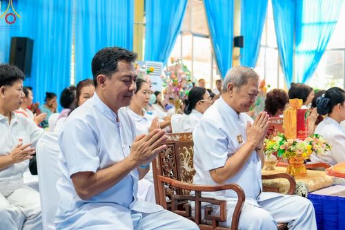 ภาพ No.166857:พิธีทอดกฐิน ณ วัดบัวผัน แขวงท่าข้าม เขตบางขุนเทียน กรุงเทพมหานคร ในโครงการกฐินสามัคคีทั่วไทย 30,000 วัด บูชาธรรม 80 ปี หลวงพ่อธัมมชโย โดยคณะศิษยานุศิษย์วัดพระธรรมกาย วันที่ 20 ตุลาคม พ.ศ. 2567