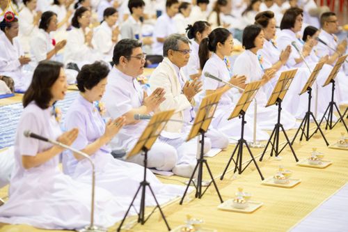 ภาพ No.188478:พิธีถวายภัตตาหารเป็นสังฆทาน แด่พระธรรมยาตรา ในโครงการธรรมยาตรา กตัญญูบูชา มหาปูชนียาจารย์ พระมงคลเทพมุนี(สด จนฺทสโร) พระผู้ปราบมาร อนุสรณ์สถาน 7 แห่ง ปีที่ 13 ณ สภาธรรมกายสากล วัดพระธรรมกาย วันที่ 3 มกราคม พ.ศ. 2568