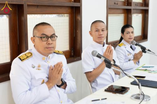 ภาพ No.194724:พิธีเจริญพระพุทธมนต์ และทำบุญตักบาตร ถวายพระราชกุศล แด่พระบาทสมเด็จพระเจ้าอยู่หัว เนื่องในโอกาสพระราชพิธีสมมงคล พระชนมายุเท่าพระบาทสมเด็จพระพุทธยอดฟ้าจุฬาโลกมหาราช สมเด็จพระปฐมบรมกษัตริยาธิราชแห่งพระราชวงศ์จักรี พุทธศักราช 2568 วันที่ 14 มกราคม พ.ศ. 2568