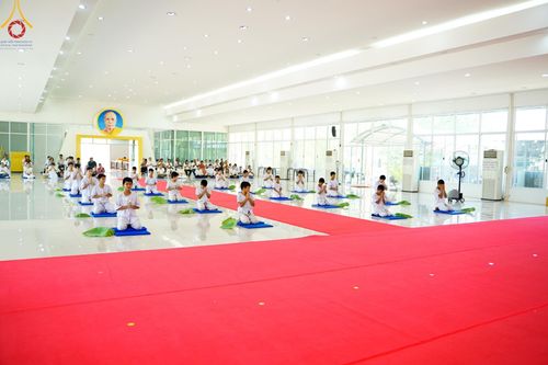 ภาพ No.134807:พิธีตัดปอยผม พิธีขอขมารับผ้าไตร พิธีบรรพชา และพิธีถวายบาตร ในโครงการบรรพชาสามเณร ฟื้นฟูพระพุทธศาสนาทั่วไทย  ณ ศูนย์ปฏิบัติธรรมและศูนย์อบรมเยาวชนเพชรบุรี ต.ท่าแลง อ.ท่ายาง จ.เพชรบุรี