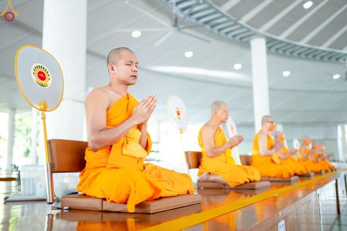 ภาพ No.104483:พิธีบุพเปตพลี ครั้งที่ 145 อุทิศบุญแด่หมู่ญาติที่ล่วงลับไปแล้ว และสืบทอดอายุพระพุทธศาสนา วันพุธที่ 27 ธันวาคม พ.ศ. 2566 (วันพระขึ้น 15 ค่ำ เดือน 12 ) ณ หอฉันคุณยายอาจารย์ฯ วัดพระธรรมกาย