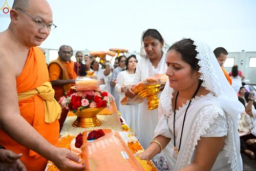 ภาพ No.263263:วันที่ 14 ตุลาคม พ.ศ. 2568 กฐินวัดถ้ำพุทธตรีรัศมี เมืองนาสิก รัฐมหาราษฎร์ ประเทศอินเดีย 