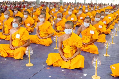 ภาพ No.76520:คณะสงฆ์และสามเณรบังกลาเทศ ปฎิบัติธรรมและจุดโคมประทีปถวายเป็นพุทธบูชา วันที่ 17 กุมภาพันธ์ พ.ศ. 2566