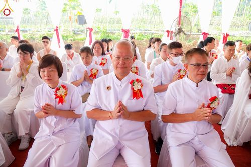 ภาพ No.104125:พิธีโปรยรัตนชาติ วางศิลาฤกษ์ สามเณรธรรมทายาทชาวอินโดนีเซียกว่า 1,000 รูป ณ มหาเจดีย์บุโรพุทโธ ประเทศอินโดนีเซีย ในวันที่ 21 ธันวาคม พ.ศ. 2566