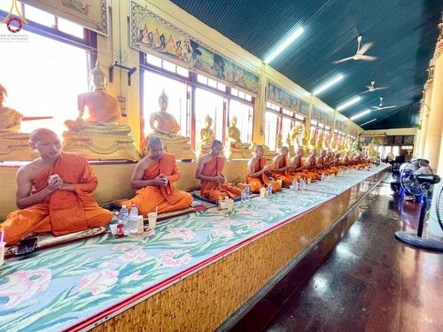 ภาพ No.166914:พิธีทอดกฐิน ณ วัดมะเกลือ ต.คลองโยง อ.พุทธมณฑล จ.นครปฐม ในโครงการกฐินสามัคคีทั่วไทย 30,000 วัด บูชาธรรม 80 ปี หลวงพ่อธัมมชโย โดยคณะศิษยานุศิษย์วัดพระธรรมกาย วันที่ 20 ตุลาคม พ.ศ. 2567