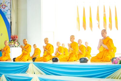 ภาพ No.207199:พิธีตักบาตร และปฏิบัติธรรมช่วงสาย ในวันมาฆบูชา วันพุธที่ 12 กุมภาพันธ์ พ.ศ. 2568 ณ วัดพระธรรมกาย จังหวัดปทุมธานี