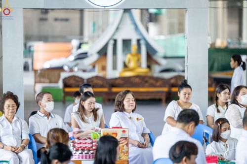 ภาพ No.88528:พิธีตักบาตรฉลองพระใหม่ โครงการอุปสมบทหมู่บูชาธรรมครบรอบ 106 ปี วันครูผู้ค้นพบวิชชาธรรมกาย ณ มหารัตนวิหารคด 11 วัดพระธรรมกาย ในวันอาทิตย์ ที่ 24 กันยายน พ.ศ. 2566