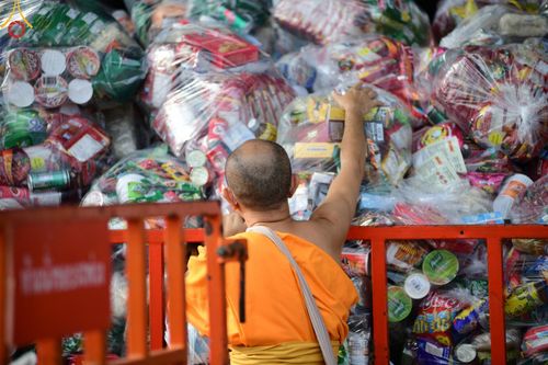 ภาพ No.150546:V.44 เพื่อพ่อ ภาพเตรียมงาน ปฎิบัติงาน ของเจ้าหน้าที่ อาสาสมัคร ทุกสถานะ เพื่อความสำเร็จ ในงานวันธรรมชัย วันอังคารที่ 27 สิงหาคม พ.ศ. 2567