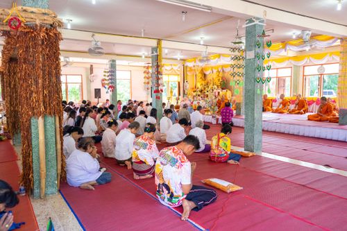 ภาพ No.172563:พิธีทอดกฐิน วัดศรีบุญเรือง จ.สกลนคร ในโครงการกฐินสามัคคีทั่วไทย 30,000 วัด บูชาธรรม 80 ปี หลวงพ่อธัมมชโย โดยคณะศิษยานุศิษย์วัดพระธรรมกาย วันที่ 25 ตุลาคม พ.ศ. 2567