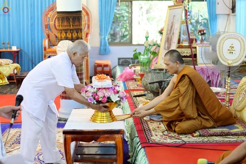 ภาพ No.257645:วันที่ 17 ตุลาคม พ.ศ. 2568 พิธีทอดกฐินสามัคคีทั่วไทย 30,000 วัด โดยคณะศิษยานุศิษย์ บูชาธรรม 81 ปี หลวงพ่อธัมมชโย ณ วัดกะทมวนาราม ต.นาบัว อ.เมืองสุรินทร์ จ.สุรินทร์