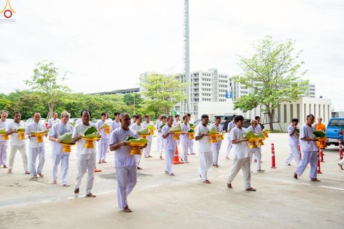 ภาพ No.230742:วันที่ 28 มิถุนายน พ.ศ. 2568 พิธีตัดปอยผมและปลงผม โครงการบวชพระนานาชาติ AEC & WAB รุ่นที่ 9 ณ วิหารคด 2 วัดพระธรรมกาย