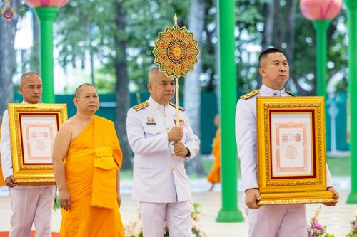 ภาพ No.230901:วันอังคารที่ 1 กรกฎาคม พ.ศ. 2568 ผู้ว่าราชการจังหวัดปทุมธานี เป็นประธานพิธีต้อนรับ สัญญาบัตร พัดยศ พระครูสัญญาบัตรสายต่างประเทศ วัดพระธรรมกาย ประจำปี พ.ศ. 2568 จำนวน 19 รูป