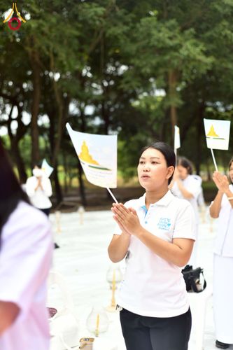 ภาพ No.261849:วันที่ 14 ตุลาคม พ.ศ. 2568 พิธีกลั่นแผ่นดิน โปรยทรายตอกเสาเข็มมหามงคลต้นแรก  สร้างองค์พระเจดีย์และจุดประทีปถวายเป็นพุทธบูชา ณ ศูนย์ปฏิบัติธรรมชัยนาท ต.ธรรมามูล อ.ชัยนาท จ.ชัยนาท