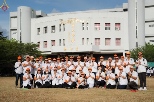 ภาพ No.129968:V.34 เพื่อธรรมเพื่อบางกล่ำ การรับบุญของเจ้าหน้าที่หน่วยงานต่างๆ  เพื่องานธรรมยาตราอัญเชิญพระบรมสารีริกธาตุ ประดิษฐาน ณ มหารัตนเจดีย์สิริปทุมสวรรค์ (เจดีย์อริยพุทธะ 5 พระองค์) ณ ศูนย์ปฏิบัติธรรมภาคใต้ อ.บางกล่ำ จ.สงขลา ระหว่างวันที่ 9-10 มีนาคม พ.ศ. 2567