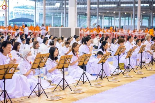 ภาพ No.188134:พิธีถวายภัตตาหารเป็นสังฆทาน แด่พระธรรมยาตรา ในโครงการธรรมยาตรา กตัญญูบูชา มหาปูชนียาจารย์ พระมงคลเทพมุนี(สด จนฺทสโร) พระผู้ปราบมาร อนุสรณ์สถาน 7 แห่ง ปีที่ 13 ณ สภาธรรมกายสากล วัดพระธรรมกาย วันที่ 2 มกราคม พ.ศ. 2568