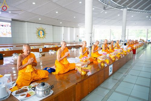 ภาพ No.212617:วันพฤหัสบดีที่ 20 มีนาคม พ.ศ. 2568 พิธีเจริญพระพุทธมนต์ เนื่องในอายุวัฒนมงคลครบ 74 ปี พระภาวนาธรรมวิเทศ วิ. (ภูเบศ ฌานาภิญโญ) ณ หอฉันคุณยายฯ วัดพระธรรมกาย