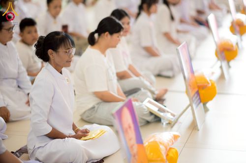 ภาพ No.244652:วันเสาร์ที่ 6 กันยายน พ.ศ. 2568 พิธีขอขมา-รับผ้าไตรของนาคธรรมทายาท โครงการอุปสมบทหมู่บูชาธรรมครบรอบ 108 ปี  วันครูผู้ค้นพบวิชชาธรรมกาย ณ โบสถ์พระไตรปิฎก วัดพระธรรมกาย