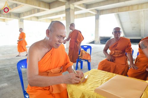 ภาพ No.152571:พิธีเททองหล่อพระพุทธรูปประจำสัตตมหาสถาน ธรรมอุทยานอุโบสถวัดสายสุวพรรณ - กิจกรรมปลูกต้นไม้เฉลิมพระเกียรติ พระบาทสมเด็จพระเจ้าอยู่หัว วันที่ 26 กรกฎาคม พ.ศ. 2567