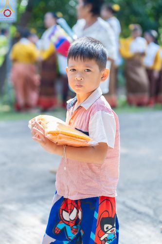 ภาพ No.179186:พิธีทอดกฐิน ณ ศูนย์ปฎิบัติธรรมศรีสะเกษ (สวนป่าตะวันธรรม) อ.กันทรารมย์ จ.ศรีสะเกษ ในโครงการกฐินสามัคคีทั่วไทย 30,000 วัด บูชาธรรม 80 ปี หลวงพ่อธัมมชโย โดยคณะศิษยานุศิษย์วัดพระธรรมกาย วันที่ 26 ตุลาคม พ.ศ. 2567