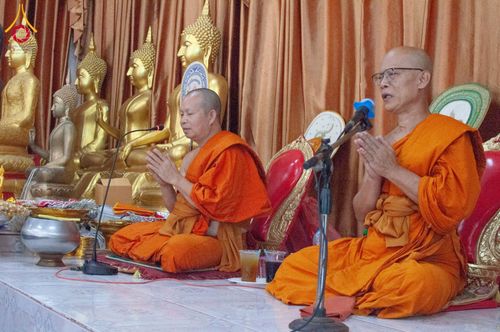 ภาพ No.181904:พิธีทอดกฐิน ณ สำนักสงฆ์ก.ม.8 พลูตาหลวง ต.พลูตาหลวง อ.สัตหีบ จ.ชลบุรี  ในโครงการทอดกฐินสามัคคีทั่วไทย 30,000 วัด บูชาธรรม 80 ปี หลวงพ่อธัมมชโย โดยคณะศิษยานุศิษย์วัดพระธรรมกาย วันที่ 2 พฤศจิกายน พ.ศ. 2567