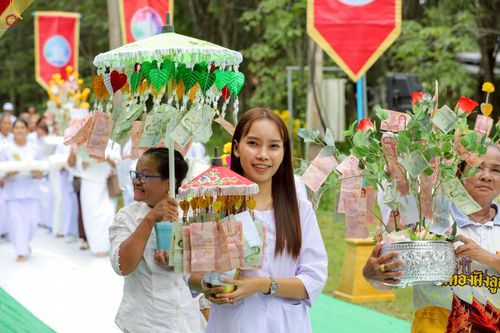 ภาพ No.263800:วันที่ 23 ตุลาคม พ.ศ. 2568 พิธีทอดกฐินสามัคคีทั่วไทย 30,000 วัด โดยคณะศิษยานุศิษย์ บูชาธรรม 81 ปี หลวงพ่อธัมมชโย ณ ธุดงคสถานสุราษฎร์ธานี ต.ขุนทะเล อ.เมือง จ.สุราษฎร์ธานี