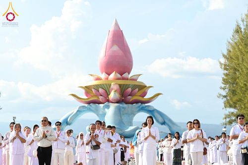 ภาพ No.162054:พิธีโปรยรัตนชาติ ลานอเนกประสงค์พญานาค 4 ตระกูล วันพฤหัสบดีที่ 17 ตุลาคม พ.ศ. 2567 ณ พุทธอุทยานนานาชาติ จังหวัดหนองคาย