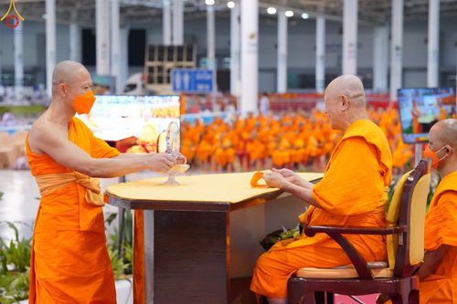 ภาพ No.83786:พิธีมอบโล่เกียรติยศ โครงการผู้นำแสงสว่างออนไลน์ ประจำปี 2565 ในวันอาทิตย์ที่ 2 กรกฎาคม พ.ศ. 2566 ณ วัดพระธรรมกาย