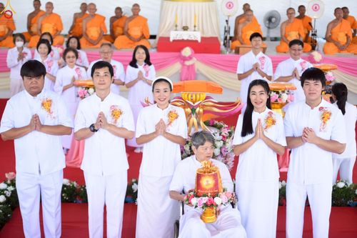 ภาพ No.262378:วันที่ 19 ตุลาคม พ.ศ. 2568 พิธีทอดกฐินสถาปนา แผ่นบันมงคลมหาเศรษฐี อาคาร 80 ปี หลวงพ่อธัมมชโย ในโครงการกฐินสามัคคีทั่วไทย 30,000 วัด บูชาธรรม 81 ปี หลวงพ่อธัมมชโย โดยคณะศิษยานุศิษย์วัดพระธรรมกาย ณ ศูนย์ปฏิบัติธรรมวิหารแดง ต.เจริญธรรม อ.วิหารแดง จ.สระบุรี