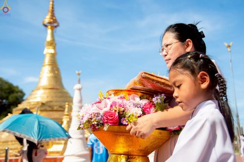 ภาพ No.258870:วันที่ 19 ตุลาคม พ.ศ. 2568 พิธีทอดกฐินสามัคคีทั่วไทย 30,000 วัด โดยคณะศิษยานุศิษย์ บูชาธรรม 81 ปี หลวงพ่อธัมมชโย ณ วัดเมตารางค์ อ.สามโคก จ.ปทุมธานี