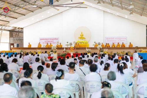 ภาพ No.183526:พิธีทอดกฐิน ณ ศูนย์อบรมเยาวชนอุตรดิตถ์ ในโครงการทอดกฐินสามัคคีทั่วไทย 30,000 วัด บูชาธรรม 80 ปี หลวงพ่อธัมมชโย โดยคณะศิษยานุศิษย์วัดพระธรรมกาย วันที่ 27 ตุลาคม พ.ศ. 2567