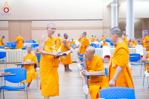 ภาพ No.267182:วันที่ 7 พฤศจิกายน พ.ศ. 2568 พิธีสอบธรรมสนามหลวง นักธรรมชั้นโท - เอก ณ สนามสอบวัดพระธรรมกาย