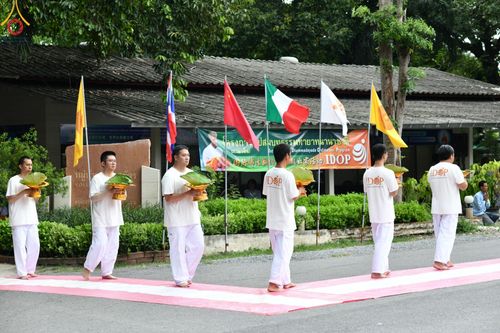 ภาพ No.143844:พิธีตัดปอยผม โครงการอุปสมบทหมู่ พระธรรมทายาทนานาชาติ (ภาษาจีน) รุ่นที่ 19 วันอาทิตย์ที่ 7 กรกฎาคม พ.ศ. 2567 ณ สนามหญ้า หน้าบ้านแก้วอาสาสมัคร วัดพระธรรมกาย