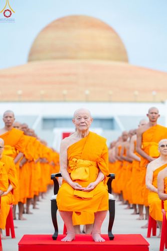 ภาพ No.182099:พระธรรมทายาทร่วมปฎิบัติธรรม รับฟังโอวาทจากหลวงพ่อทัตตชีโว และถ่ายภาพหมู่ประวัติศาสตร์ ณ ลานธรรมพระมหาธรรมกายเจดีย์  วัดพระธรรมกาย ในโครงการอุปสมบท บูชาธรรมมหาปูชนียาจารย์ วันที่ 13 ธันวาคม พ.ศ. 2567