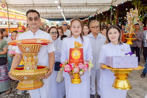 ภาพ No.250933:วันพุธที่ 8 ตุลาคม พ.ศ. 2568 พิธีทอดกฐินสามัคคีทั่วไทย 30,000 วัด โดยคณะศิษยานุศิษย์ บูชาธรรม 81 ปี หลวงพ่อธัมมชโย ณ วัดคลองตันราษฎร์บำรุง อ. บ้านแพ้ว จ. สมุทรสาคร