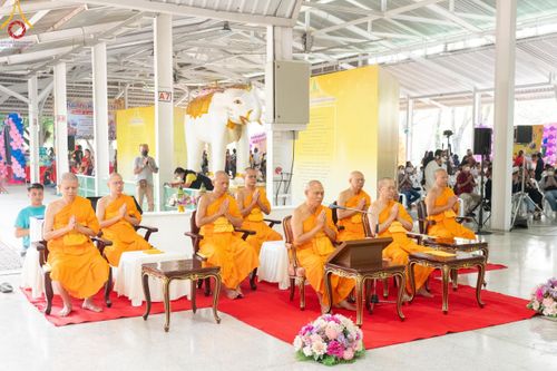 ภาพ No.111361:กิจกรรมงานวันเด็กแห่งชาติ รวมพลังเด็กเก่งและดี สร้างความดีสากล ปีที่ 6 ร่วมจัดโดย เทศบาลเมืองท่าโขลง พุทธสมาคมปทุมธานี องค์การบริหารส่วนตำบลคลองสาม ณ วัดพระธรรมกาย จ.ปทุมธานี วันที่ 13 มกราคม พ.ศ. 2567