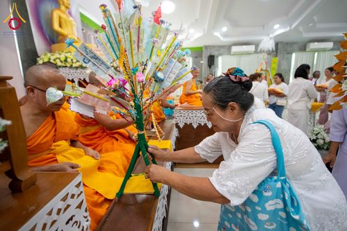 ภาพ No.165710:พิธีทอดกฐิน ศูนย์ปฎิบัติธรรมดอยหล่อ จ.เชียงใหม่ ในโครงการกฐินสามัคคีทั่วไทย 30,000 วัด บูชาธรรม 80 ปี หลวงพ่อธัมมชโย โดยคณะศิษยานุศิษย์วัดพระธรรมกาย วันที่ 20 ตุลาคม พ.ศ. 2567