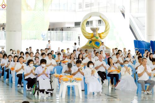 ภาพ No.226876:วันเสาร์ที่ 31 พฤษภาคม พ.ศ. 2568 พิธีถวายภัตตาหารเมนูสวรรค์ "เพื่อการบรรลุธรรม" ณ หอฉันคุณยายอาจารย์ วัดพระธรรมกาย