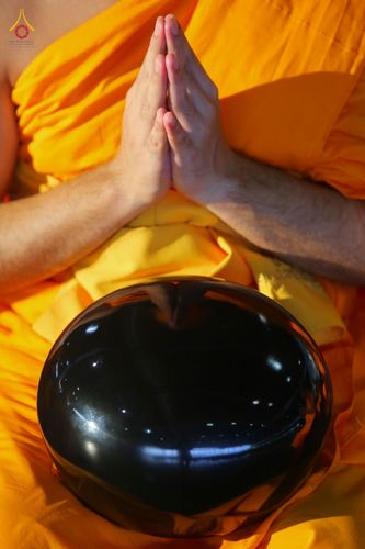 ภาพ No.80791:พิธีตักบาตร , พิธีบูชาข้าวพระในวันอาทิตย์ต้นเดือน วันที่ 7 พฤษภาคม พ.ศ. 2566 ณ วัดพระธรรมกาย