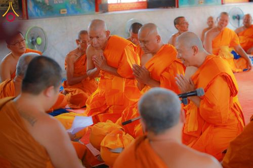 ภาพ No.181274:พิธีบรรพชาอุปสมบท ณ วัดบางโฉลงใน อ.บางพลี จ.สมุทรปราการ  วันที่ 7 ธันวาคม พ.ศ. 2567 ในโครงการอุปสมบทหมู่ บูชาธรรมมหาปูชนียาจารย์ ปี 2567 โดยทีมงานลูกพระธัมฯ  ศูนย์ปฏิบัติธรรมสมุทรปราการ