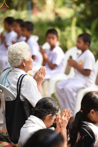 ภาพ No.135185:พิธีตัดปอยผม, พิธีขอขมารับผ้าไตร, พิธีบรรพชา, พิธีถวายบาตร ในโครงการบรรพชาสามเณร ฟื้นฟูพระพุทธศาสนาทั่วไทย  ณ ศูนย์ปฏิบัติธรรมบุญประสาน ต.พญาเย็น อ.ปากช่อง จ.นครราชสีมา วันที่ 5 เมษายน พ.ศ. 2567