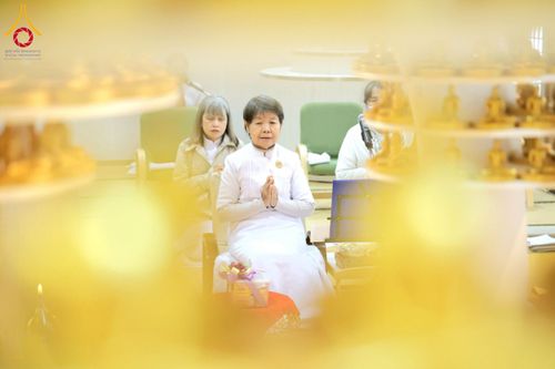 ภาพ No.213398:วันอาทิตย์ที่ 16 มีนาคม พ.ศ. 2568 พิธีบุพเปตพลี, ถวายภัตตาหาร, ปล่อยปลา วัดพระธรรมกายคานากาว่า ประเทศญี่ปุ่น