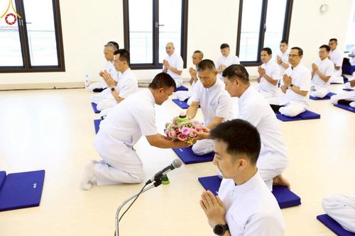 ภาพ No.223113:วันที่ 2 -10 พฤษภาคม พ.ศ. 2568 พิธีตัดปอยผม ปลงผม พิธีขอขมาลาอุปสมบทอุทิศชีวิต ของอุบาสก พิสิทธิ์ หมื่นแกล้ว  ณ วัดพระธรรมกาย