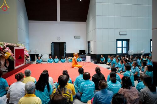 ภาพ No.145920:ชมรมจิตอาสาอนุรักษ์สิ่งแวดล้อม รับบุญทำความสะอาดบริเวณโบสถ์พระไตรปิฎก วัดพระธรรมกาย จ.ปทุมธานี วันที่ 25 กรกฎาคม พ.ศ. 2567