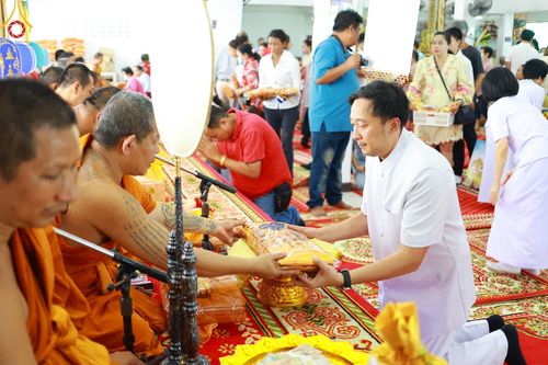 ภาพ No.100691:พิธีทอดกฐินสามัคคีทั่วไทย 5,000 วัด ณ วัดมงคลรัตน์ จ.ปทุมธานี วันที่ 26 พฤศจิกายน พ.ศ. 2566