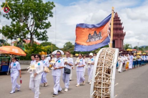 ภาพ No.145469:ศูนย์ปฎิบัติธรรมนครวัด ร่วมกับสำนักงานเจ้าคณะจังหวัดไพลิน ถวายเทียนพรรษา มหาสังฆทานครั้งยิ่งใหญ่ เชื่อมสัมพันธ์ ไทย-กัมพูชา 80 วัด บูชาธรรมธรรมหลวงพ่อธัมมชโย ณ วัดโพธิมาราม จ.ไพลิน ประเทศกัมพูชา วันพุธที่ 17 กรกฎาคม พ.ศ. 2567